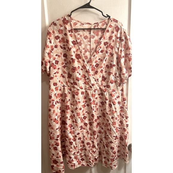 Plus Allover Floral Print Puff Sleeve Overlap Collar Dress - Picture 3 of 6